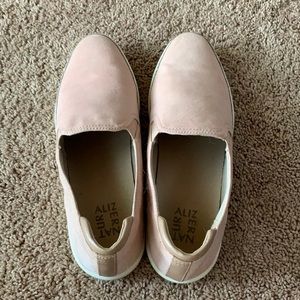 Ladies size 10 shoes